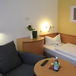 Seminarhaus Europaeische Akademie 3* וארן