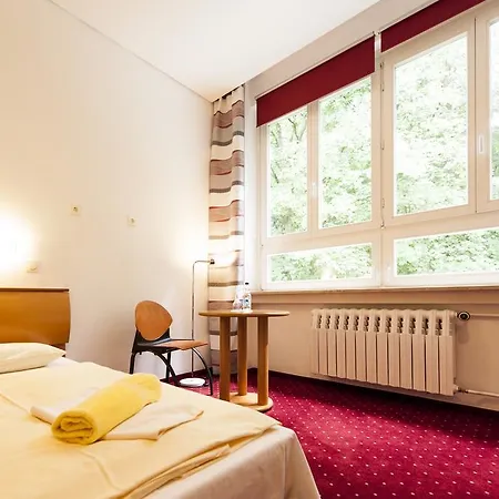 Seminarhaus Europaeische Akademie 2* 瓦伦